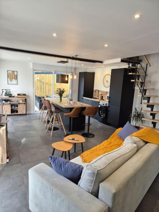Casa Delia, Maison Lumineuse Et Moderne Belz Bagian luar foto